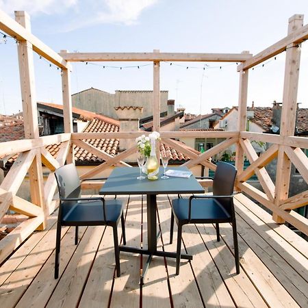 Loversinitaly Romantic Apartments - Altana And Jacuzzi Венеция Экстерьер фото