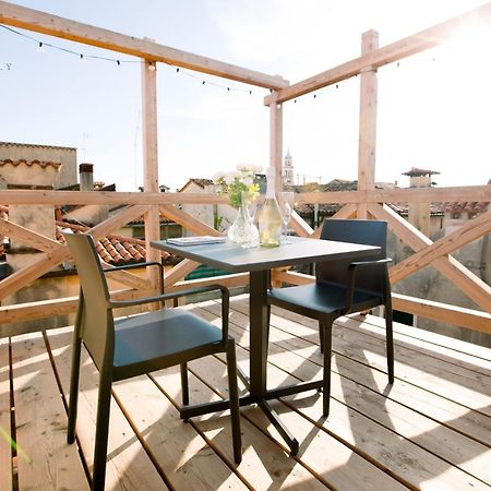 Loversinitaly Romantic Apartments - Altana And Jacuzzi Венеция Экстерьер фото