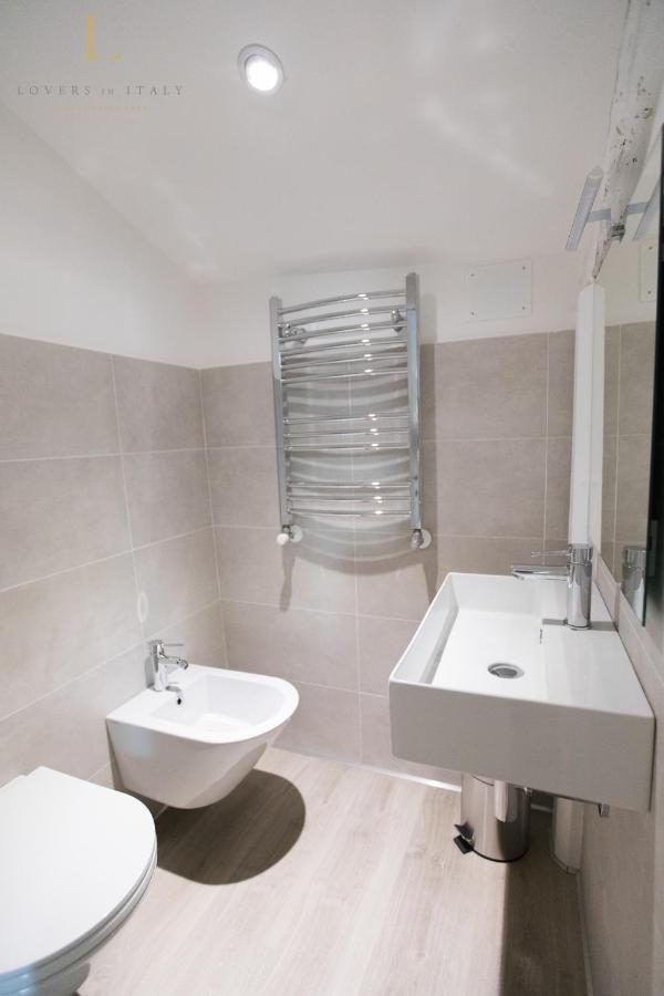 Loversinitaly Romantic Apartments - Altana And Jacuzzi Венеция Экстерьер фото